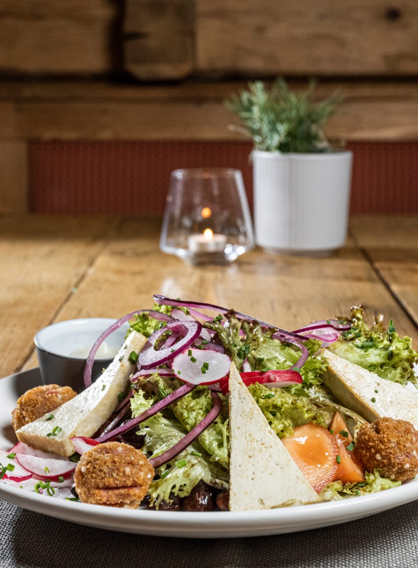 Ein herrlich frischer Salat © Lorenz Masser Fotografie